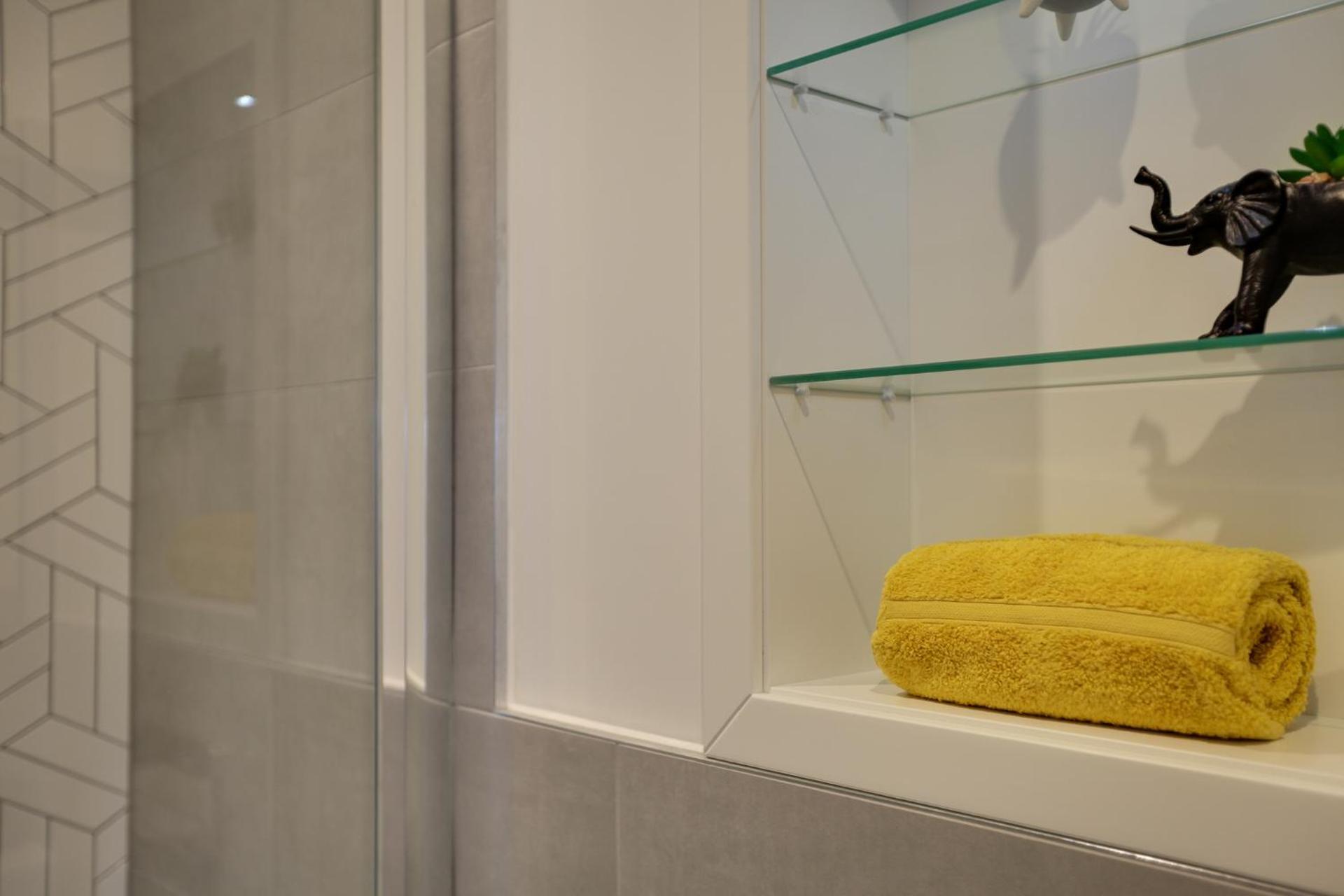 Kings Road Apartments