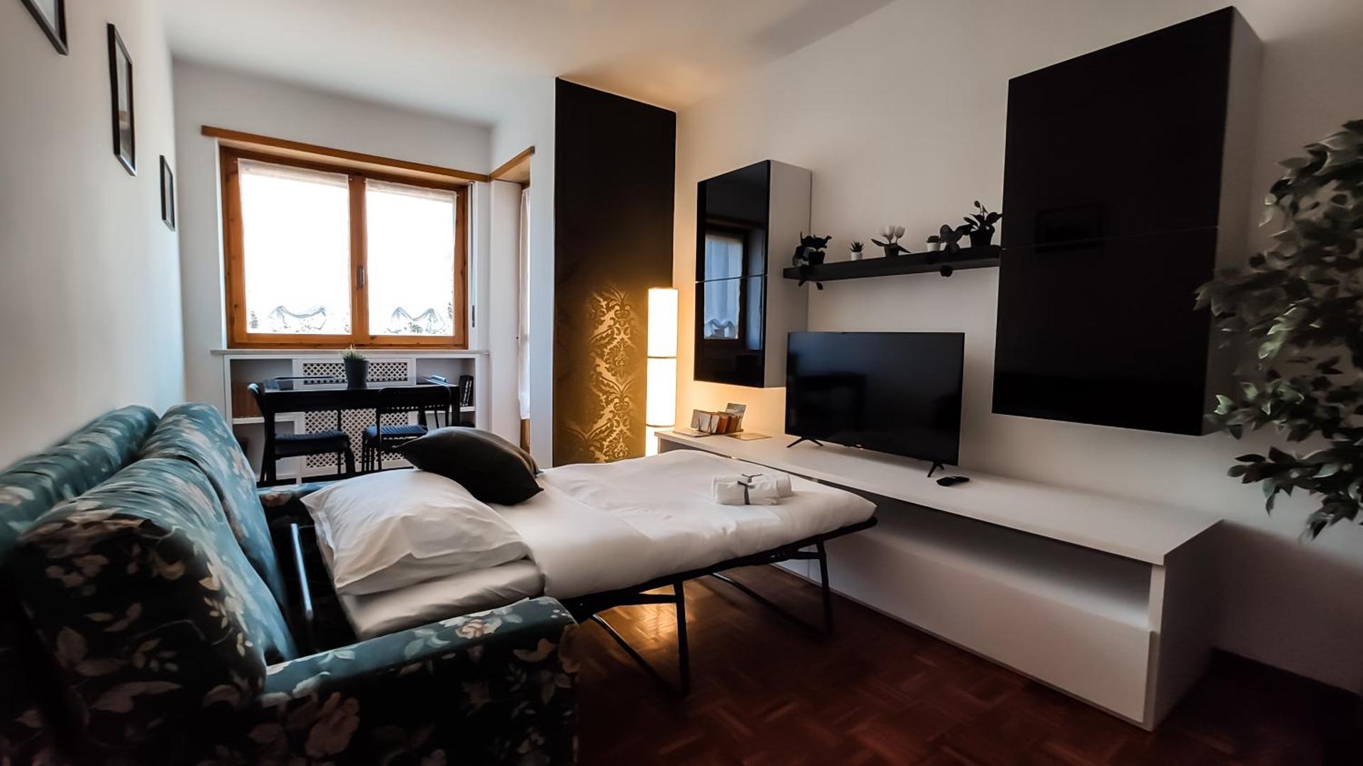 Communal lounge/ TV room