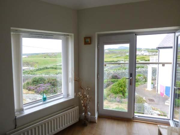 Ty'r Enfys Bach - Upper