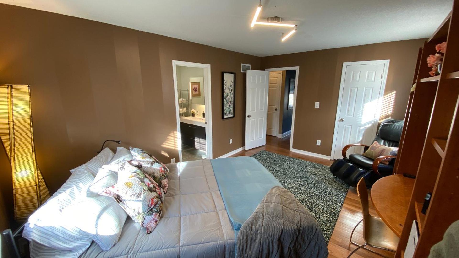 Photo of the whole room