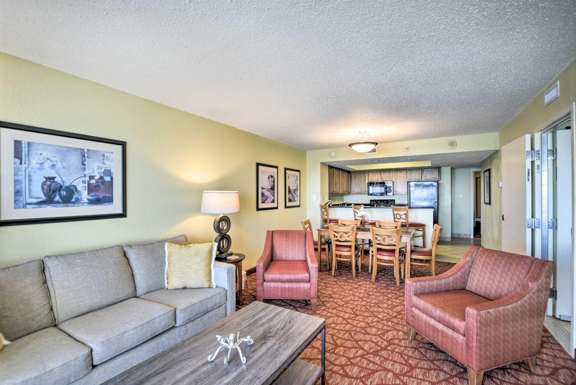 Beachfront Condo in Myrtle Beach with Pool Access