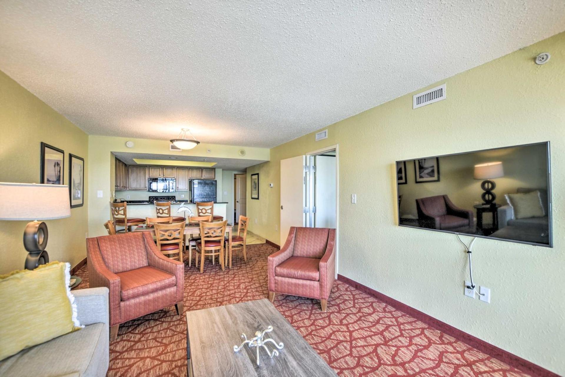 Beachfront Condo in Myrtle Beach with Pool Access