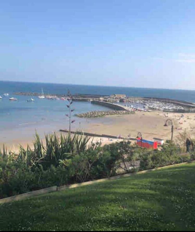 Flat 4 The Gables Lyme Regis with parking