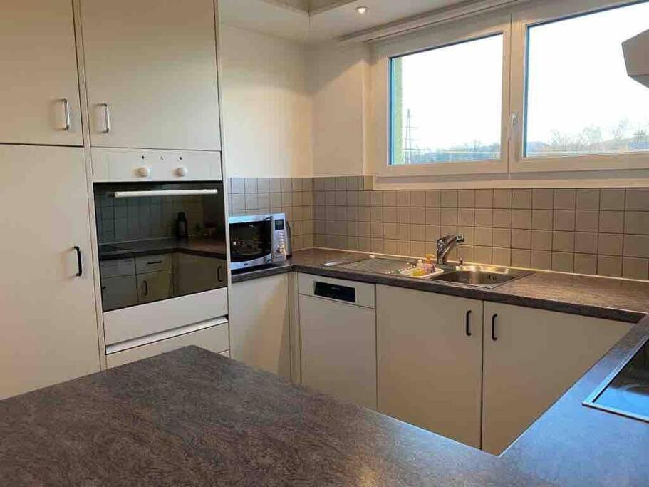 Geräumige Wohnung im Schweizer Vekehrspunkt