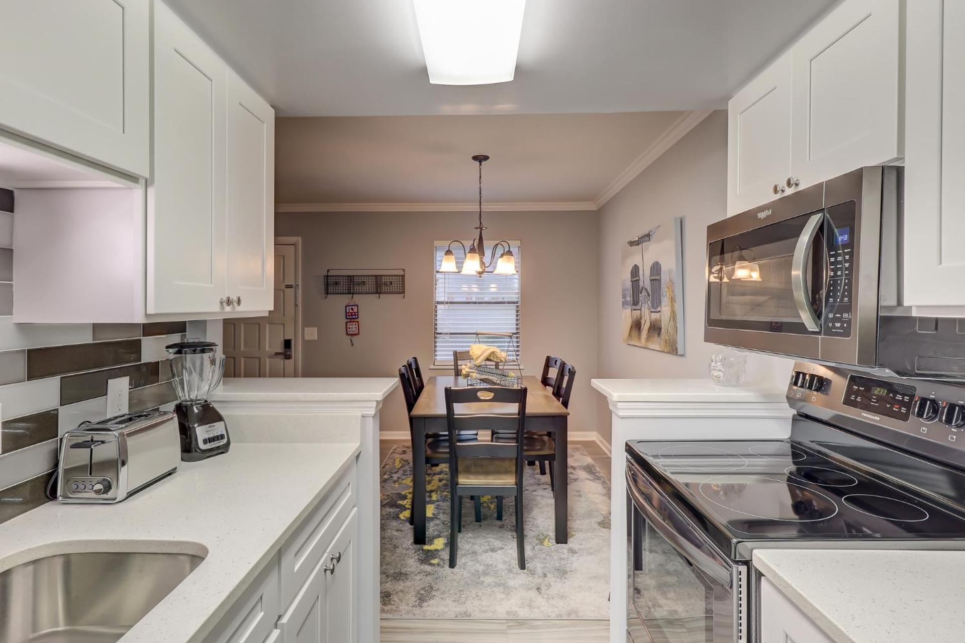 #111 Elaborate Condo Ideal Location 2BRM/2 Parking