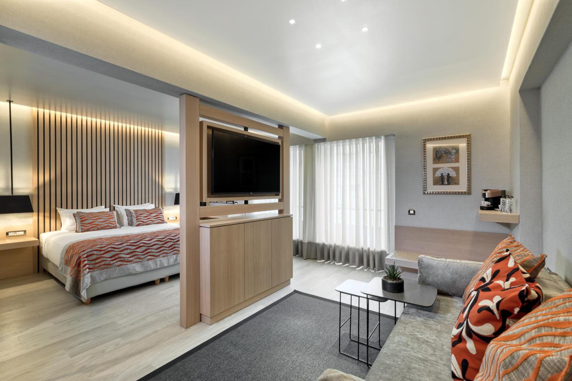 Communal lounge/ TV room