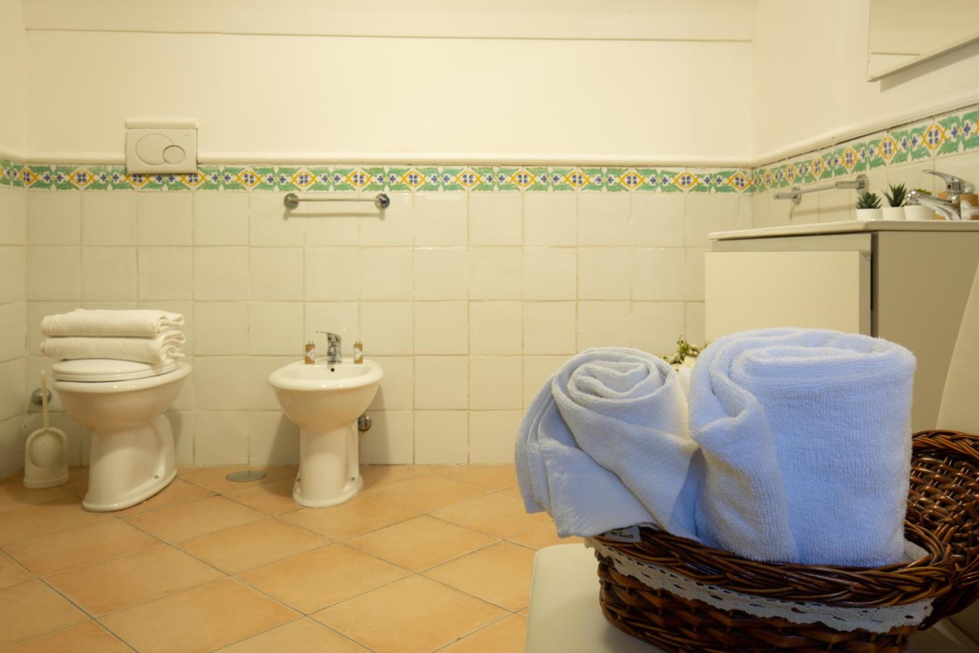 Flowers apartments & rooms