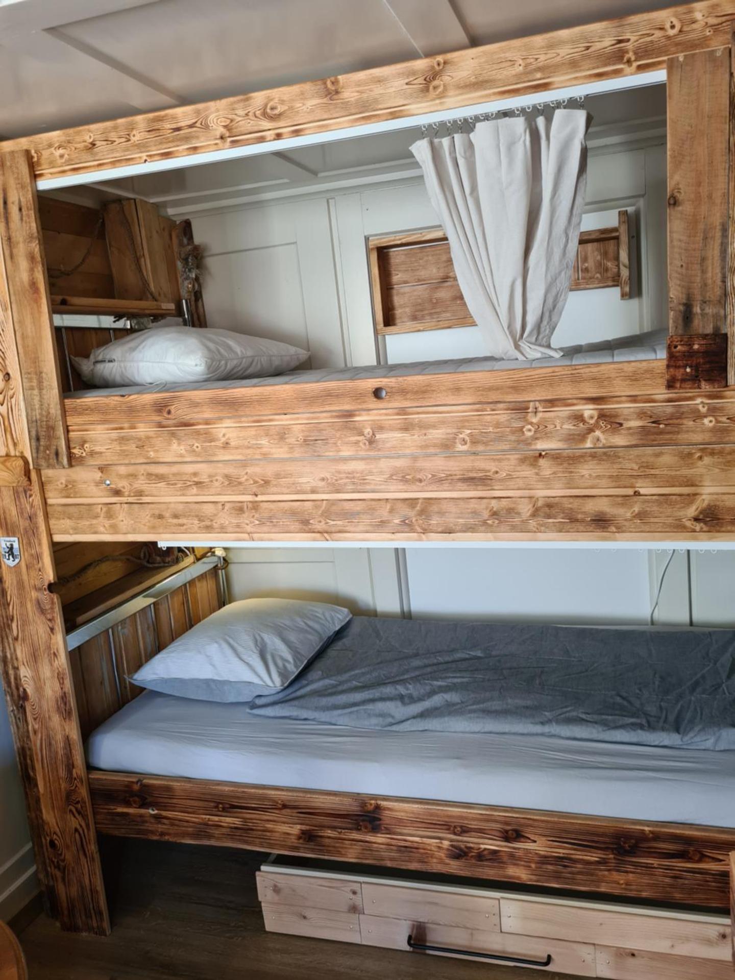 bunk bed