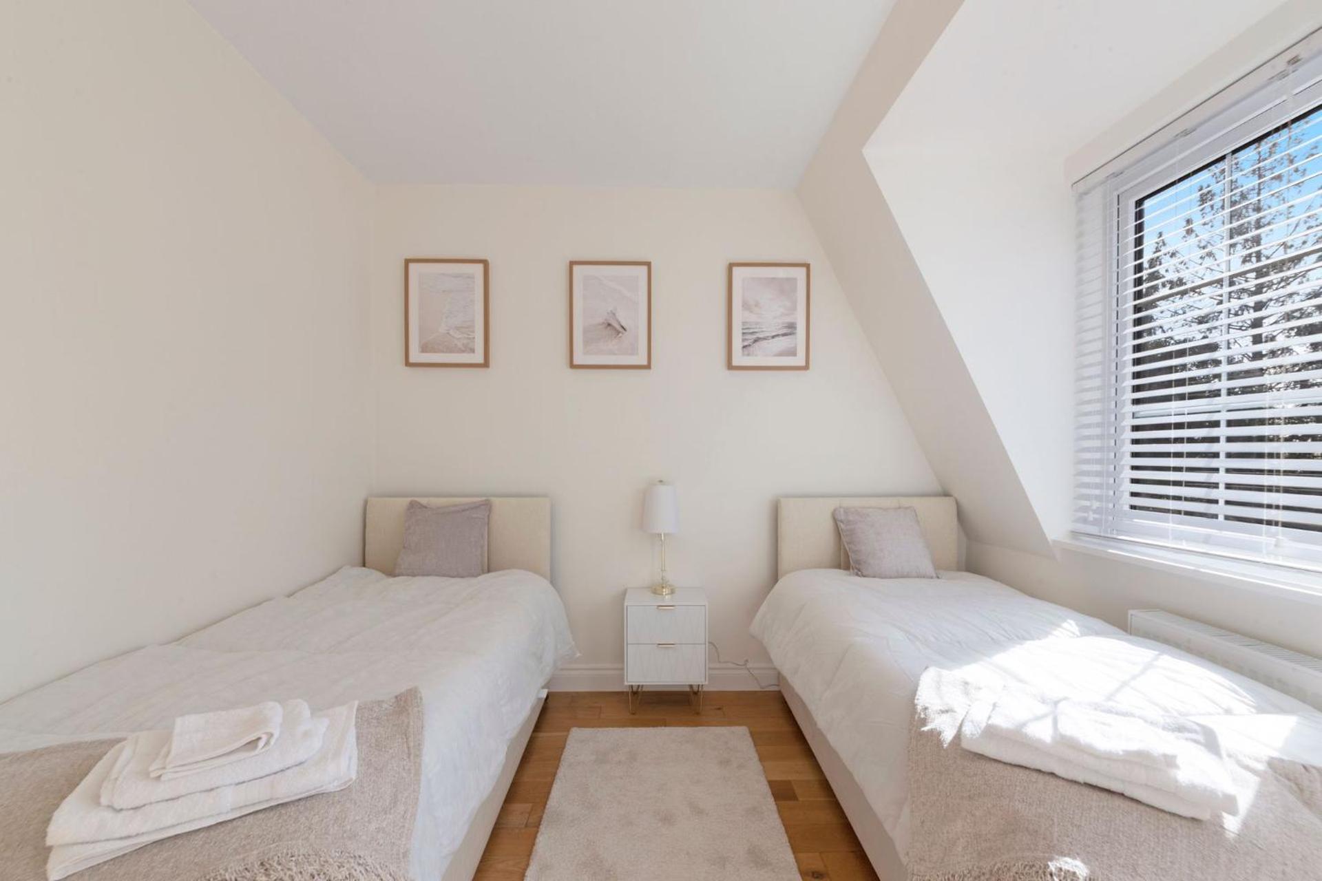 Spacious One Bed loft Apartment