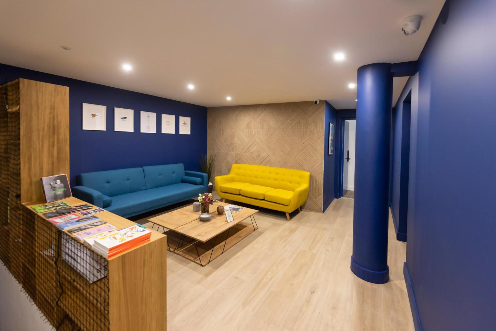 Communal lounge/ TV room