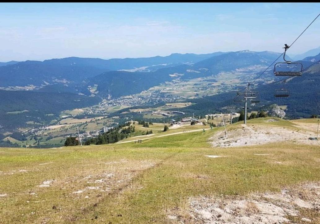 STUDIO LES GLOVETTES