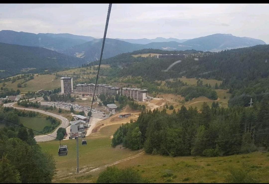 STUDIO LES GLOVETTES