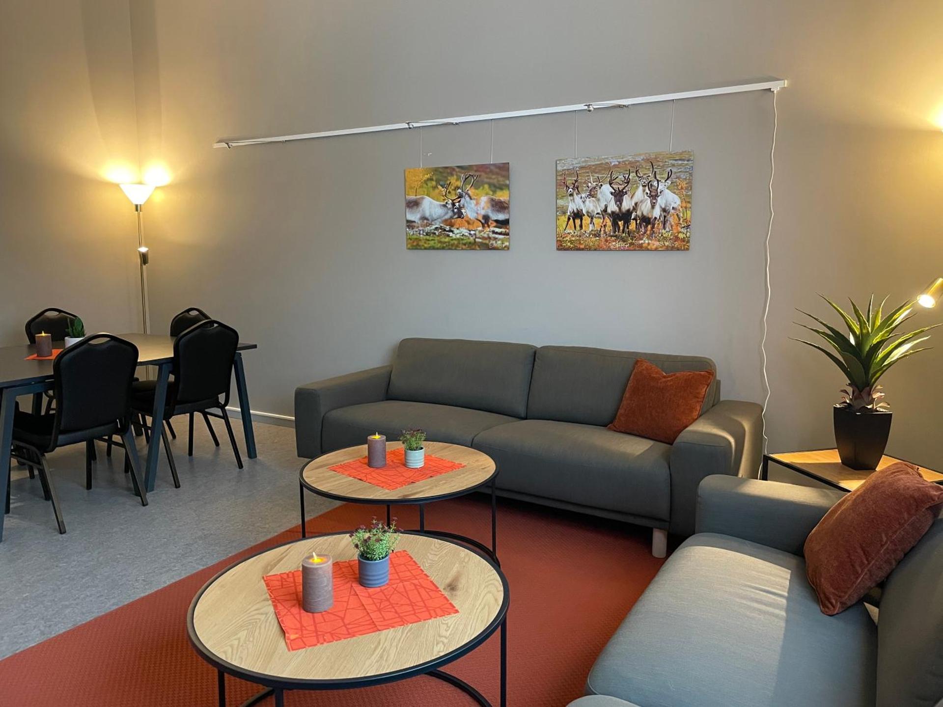 Communal lounge/ TV room