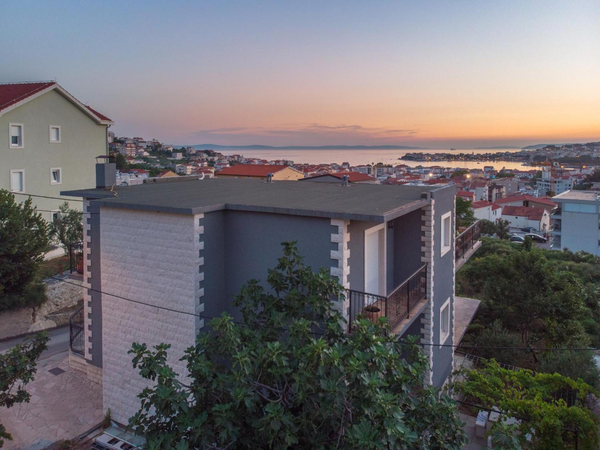 Apartment with Terrace
