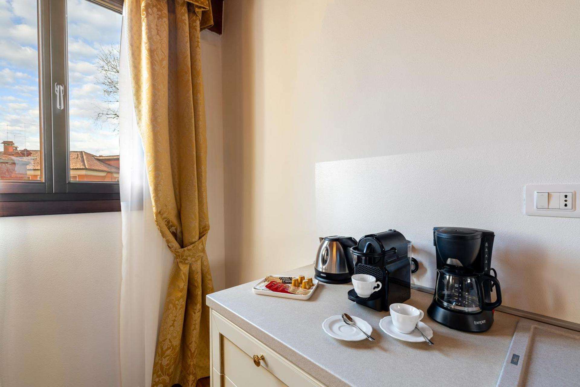 Coffee/tea facilities