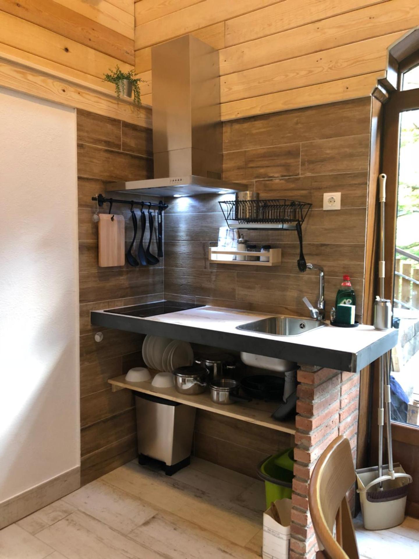 Kitchen or kitchenette