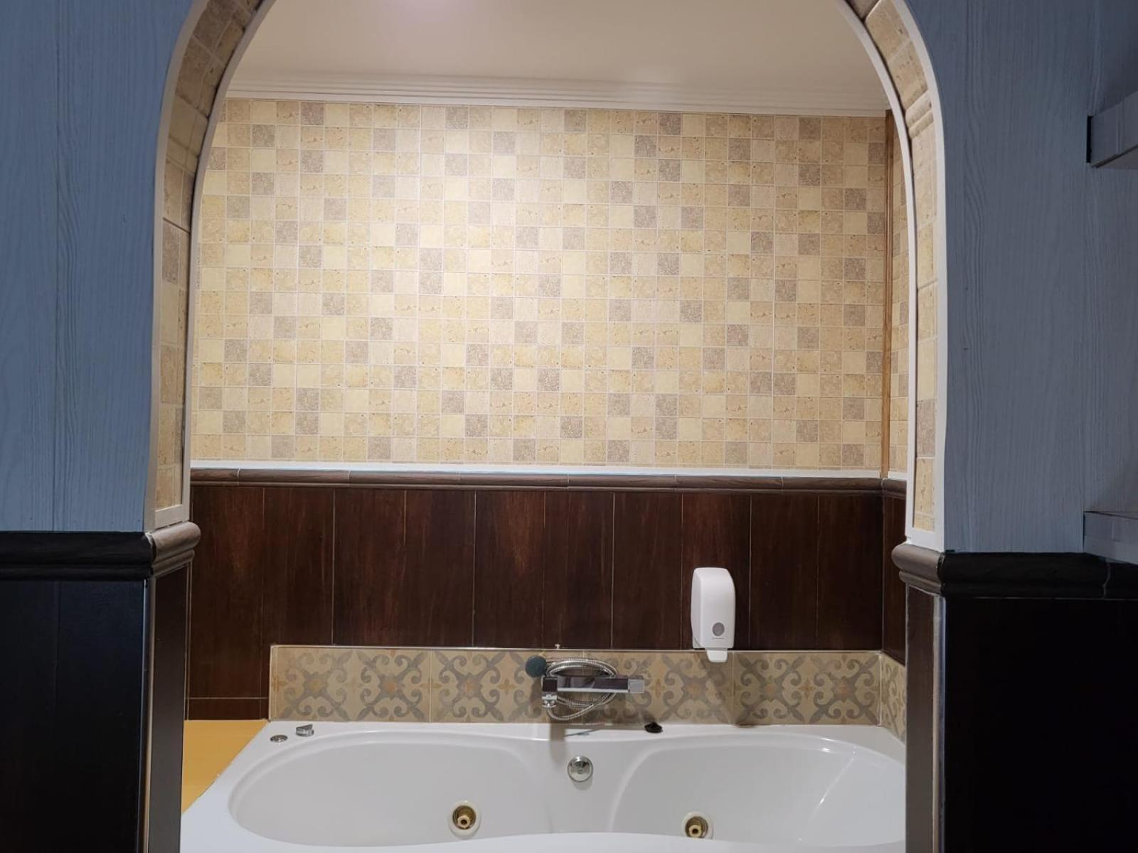 Hostal Avenida Andalucia - Solo Adultos