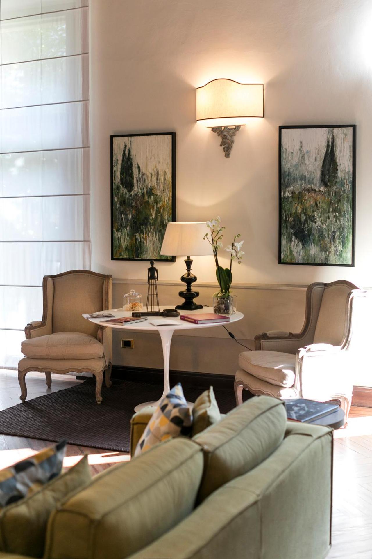 Communal lounge/ TV room