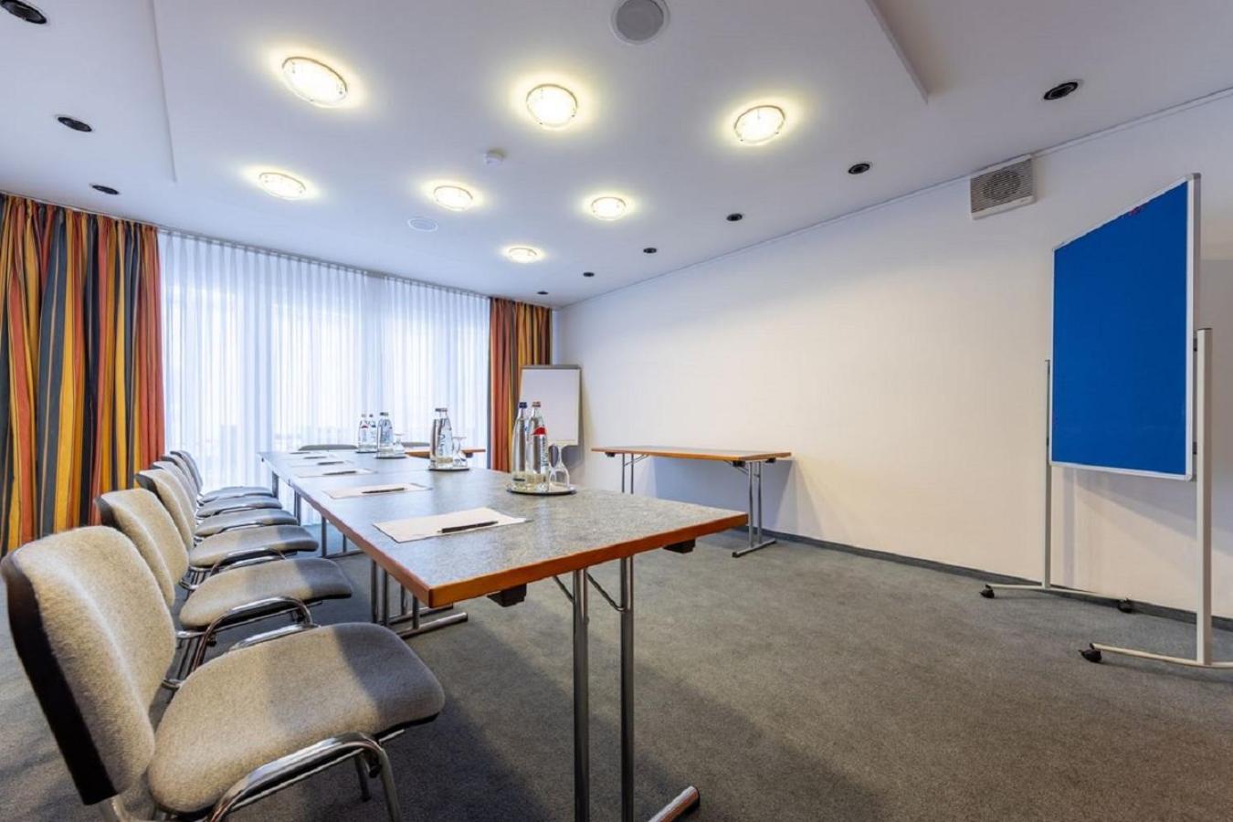 Meeting/conference room