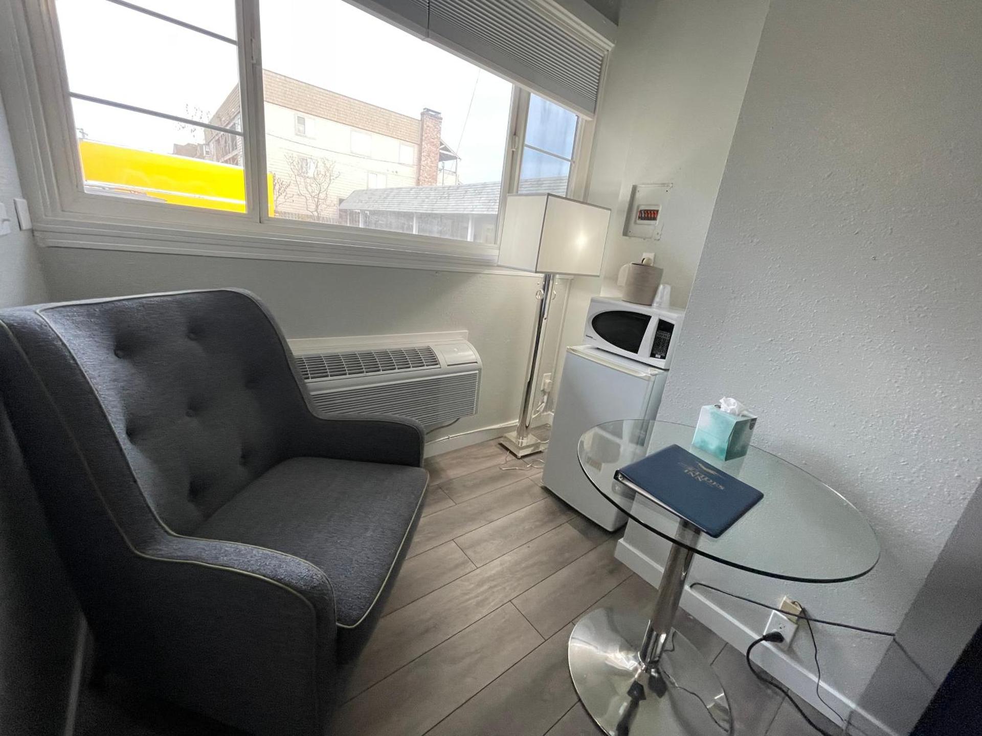 King Standard/No Ocean View