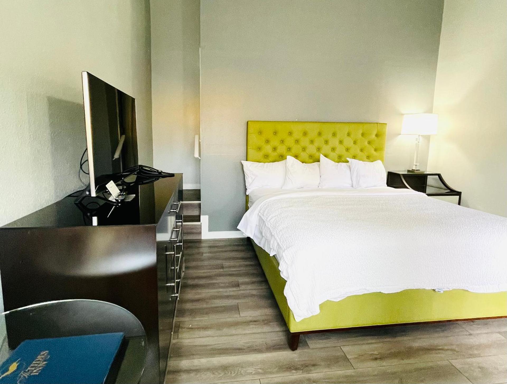 King Standard/No Ocean View