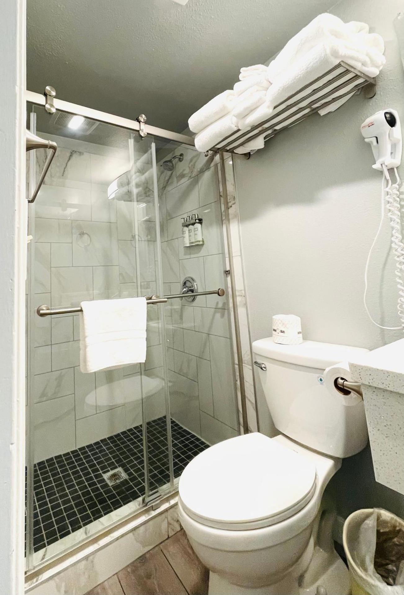 Double Room/No Ocean View