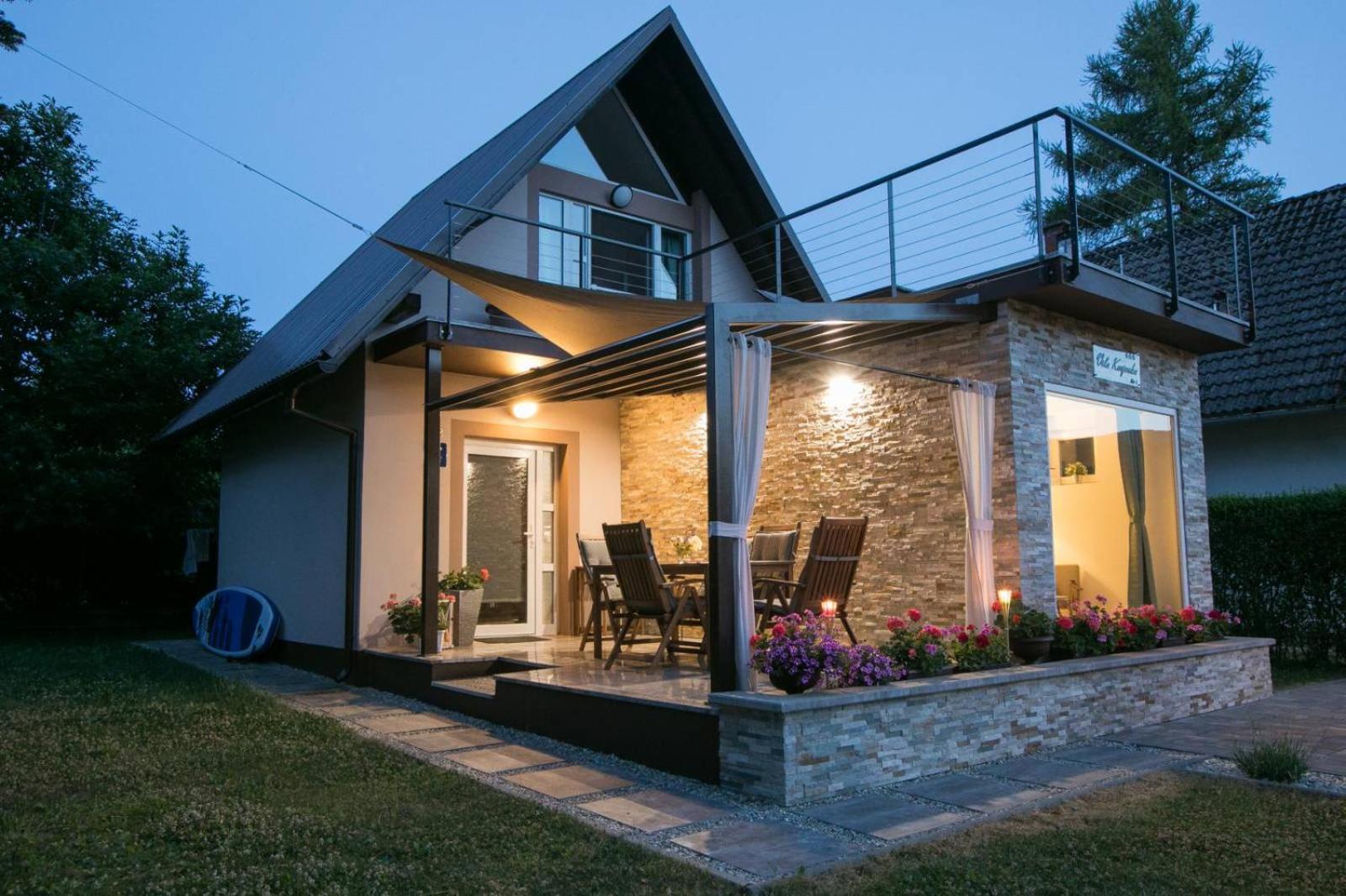 Vila Kosjenka on lake Sabljaci