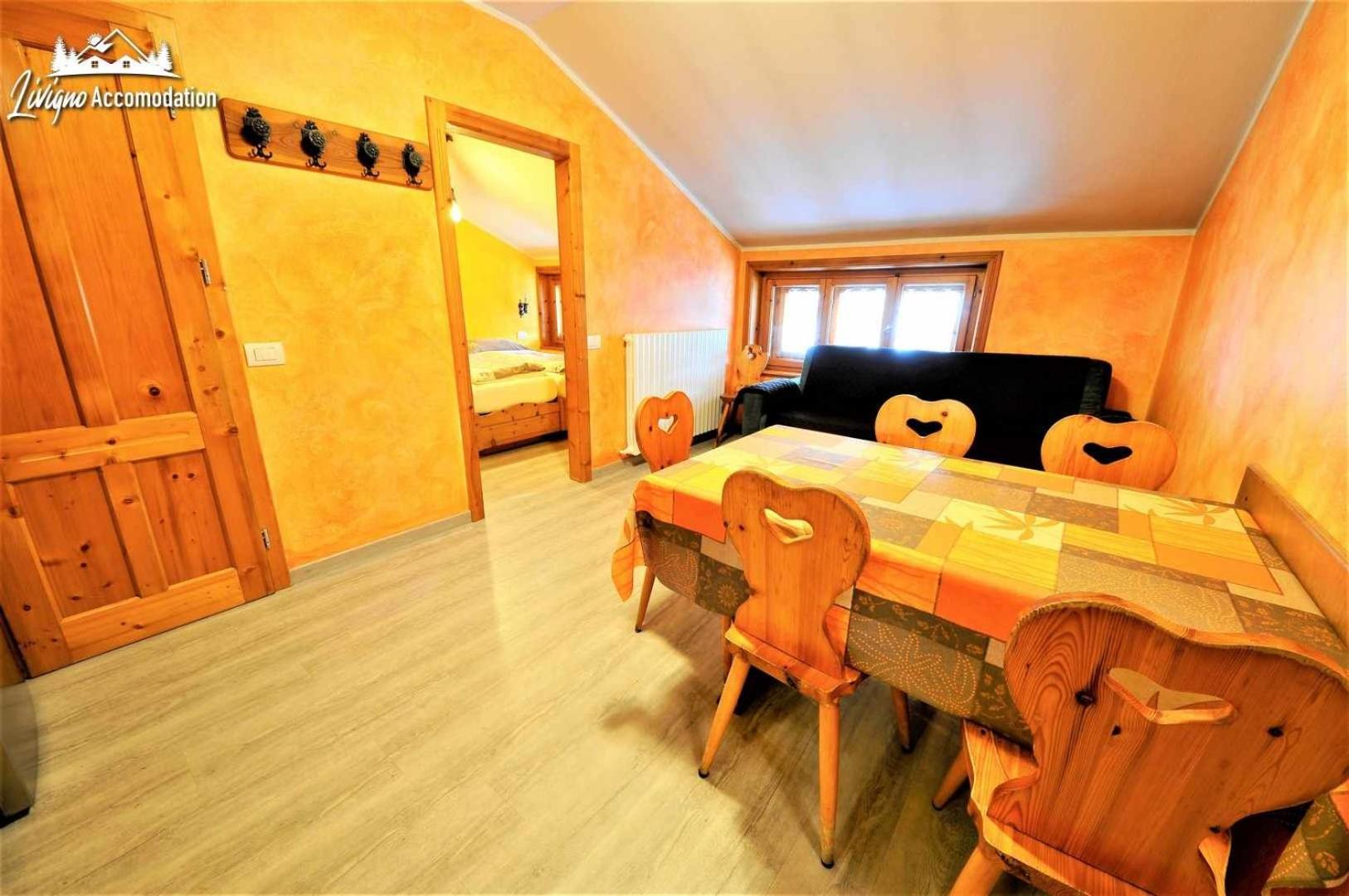  Appartamento con 2 Camere da Letto - Ultimo Piano