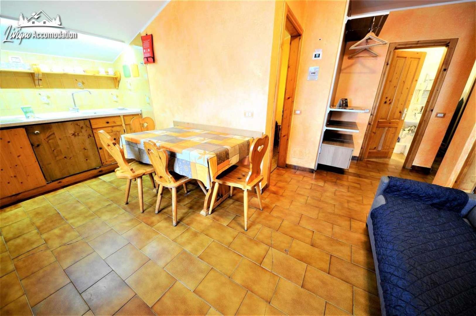 Appartamento con 2 Camere da Letto e Balcone