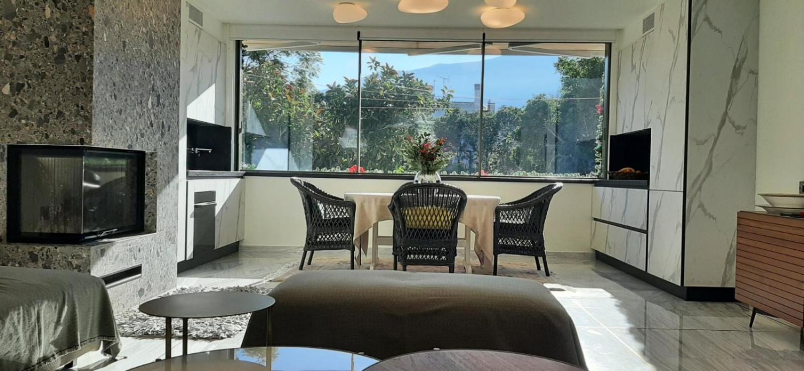 Sandy's Superior Suite