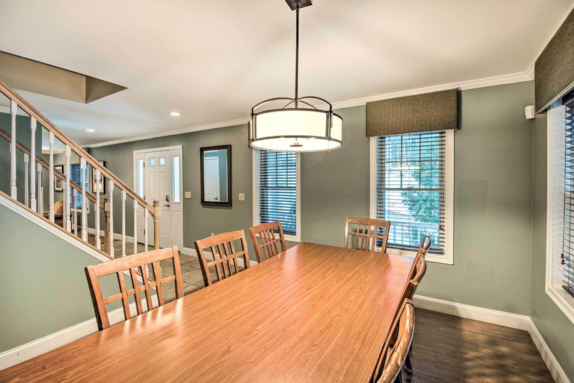 North Conway Home about 2 Mi to Cranmore Mountain!