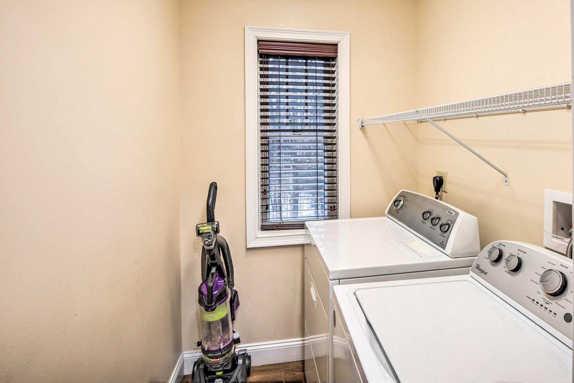 North Conway Home about 2 Mi to Cranmore Mountain!