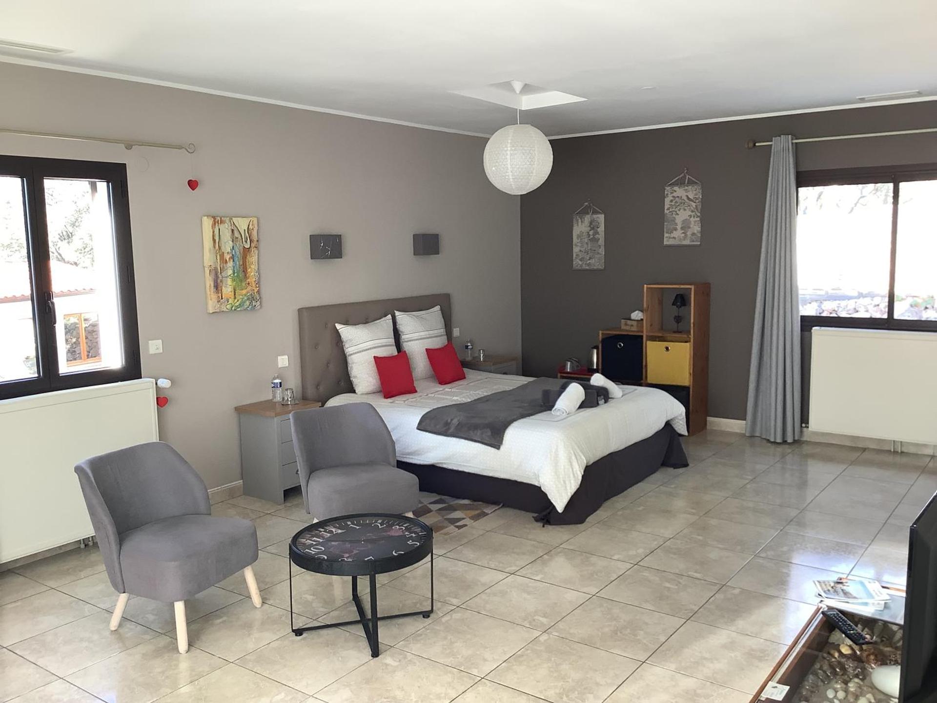 Photo of the whole room