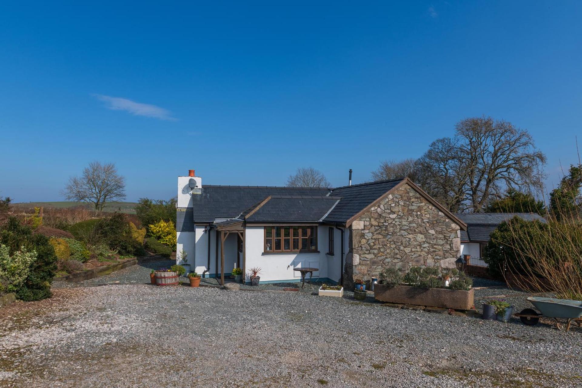 Beautiful Countryside cottage on the North Wales Coast
