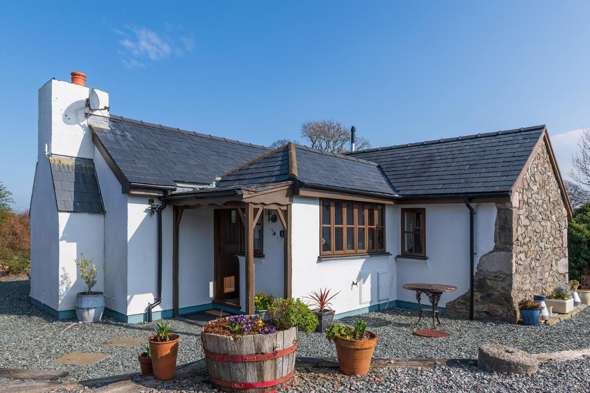 Beautiful Countryside cottage on the North Wales Coast