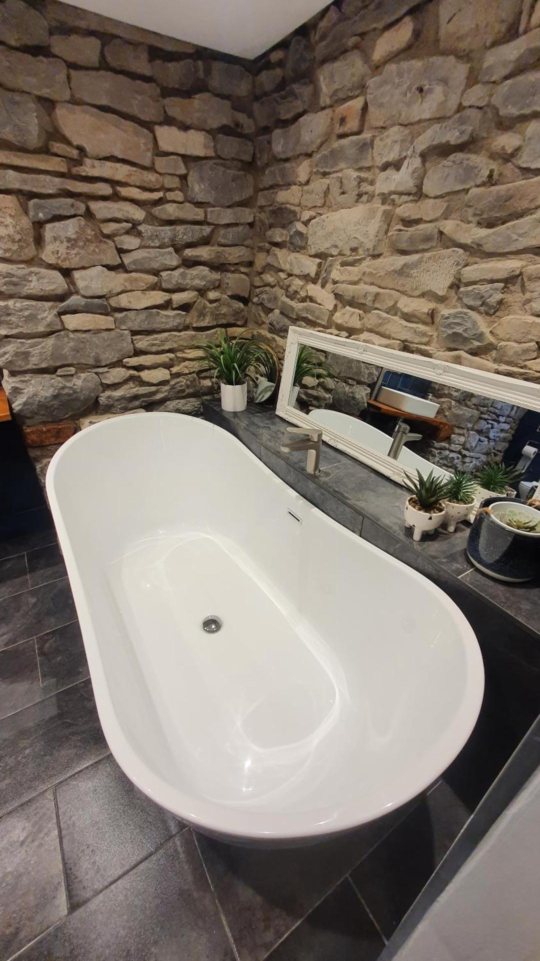 Super Lake District Cottage in Heart of Kendal 3 Double Beds