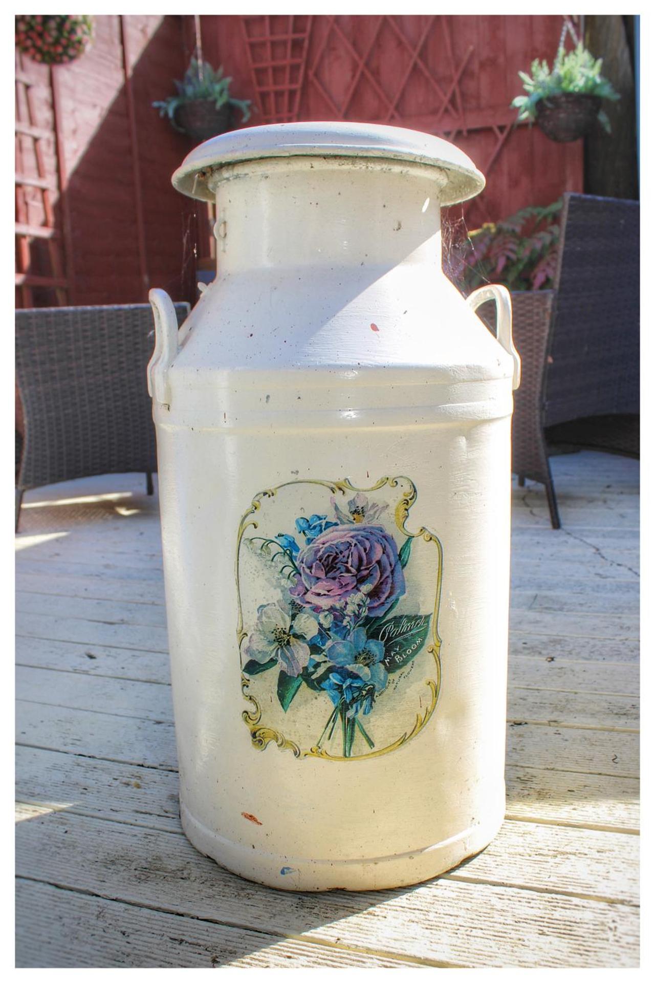 Self Contained Flat with Private Garden & Parking