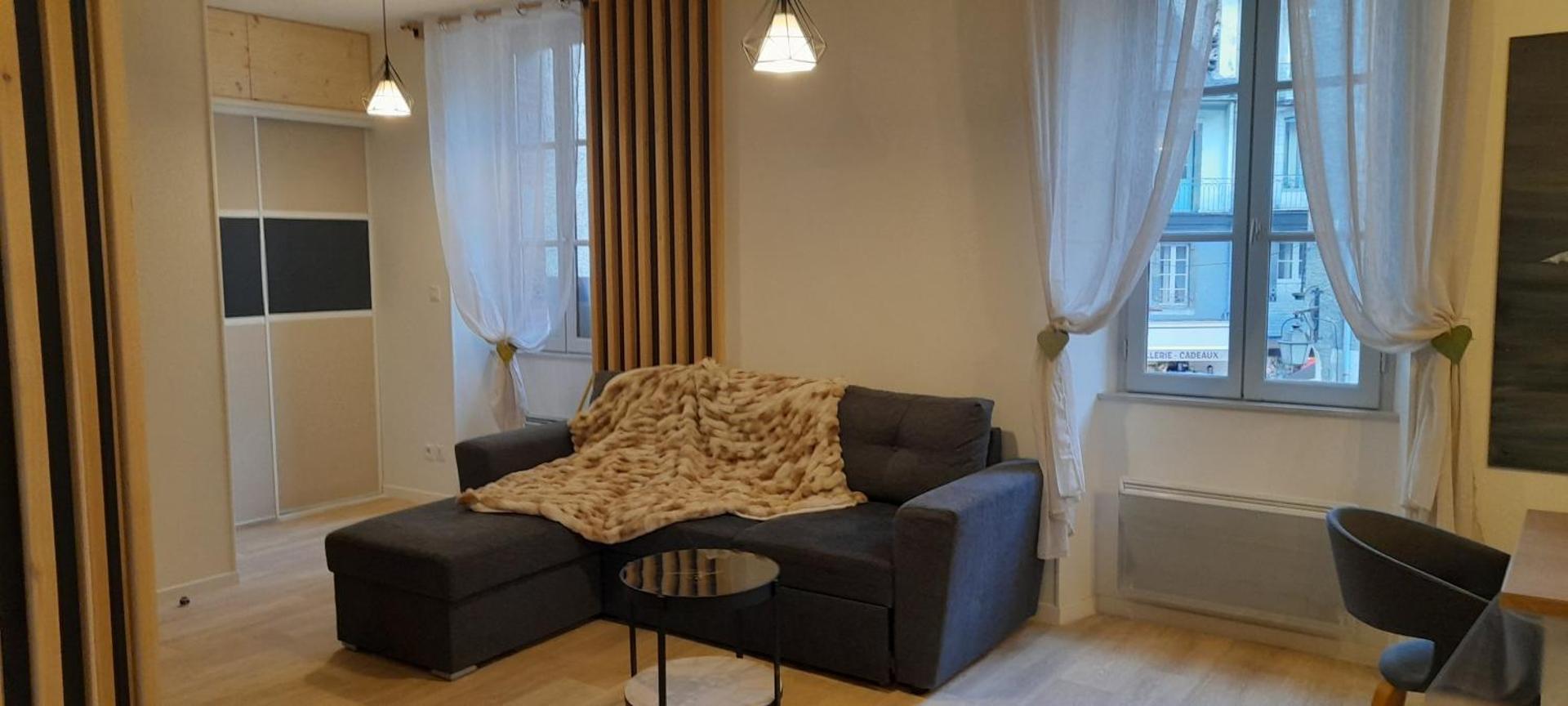 Très bel appartement T3 HYPER CENTRE ENTIEREMENT RENOVE EN 2022