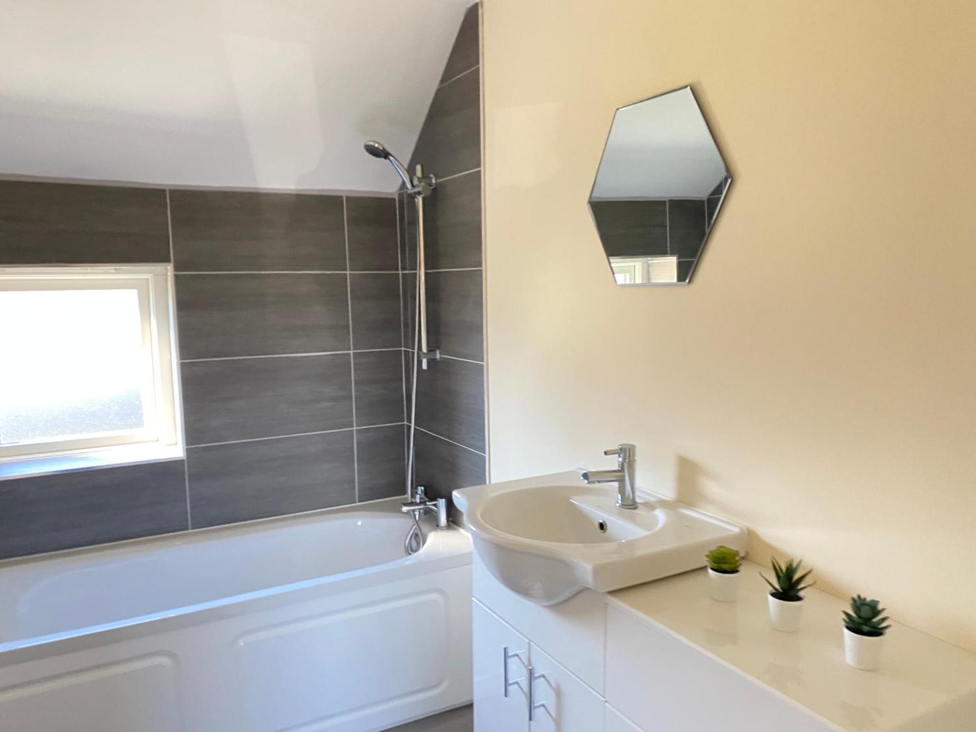 Hodge Bower Holidays, Ironbridge - Blades