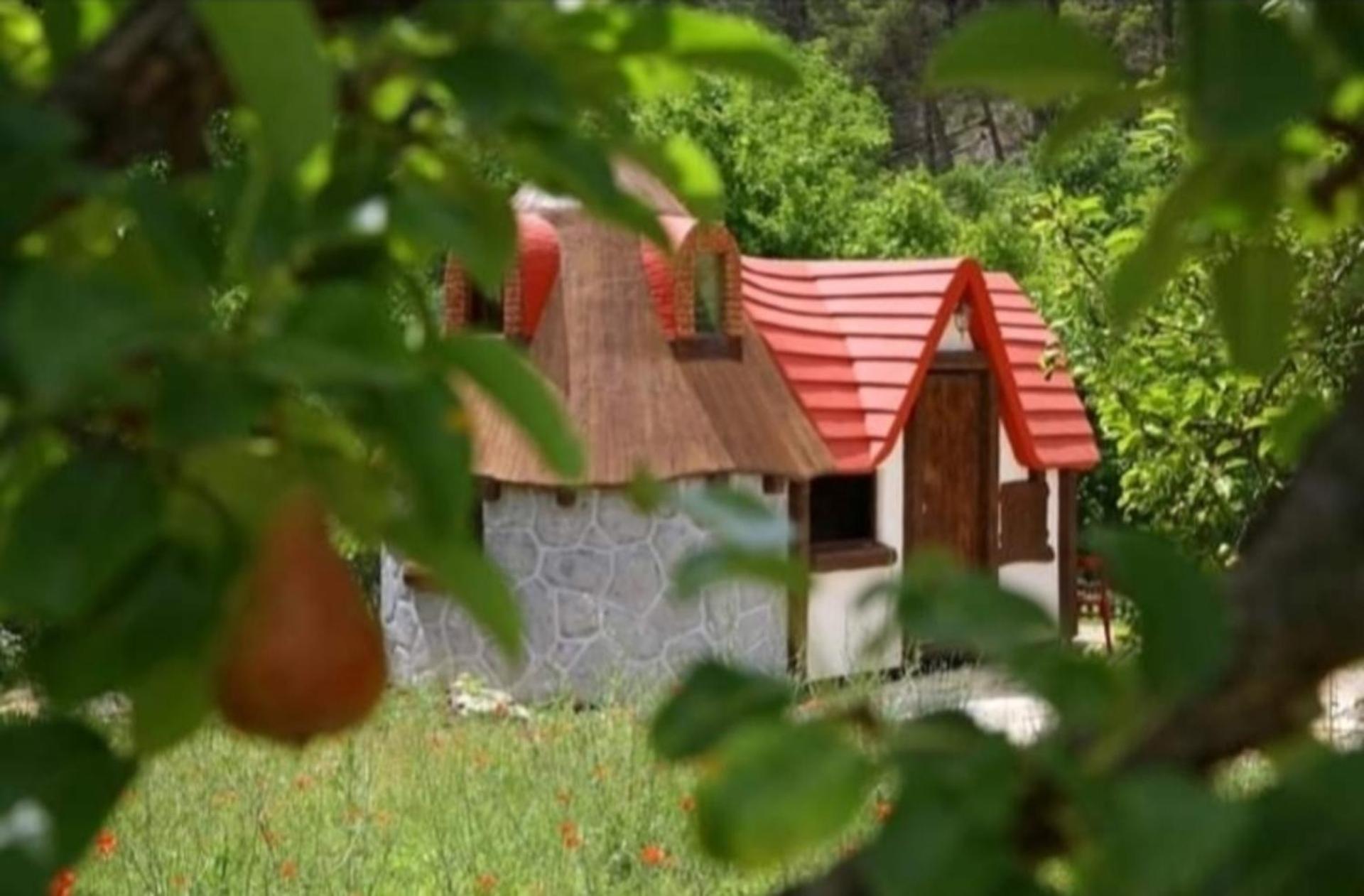 Immaculate 2-Bed Cottage near Krka Waterfalls