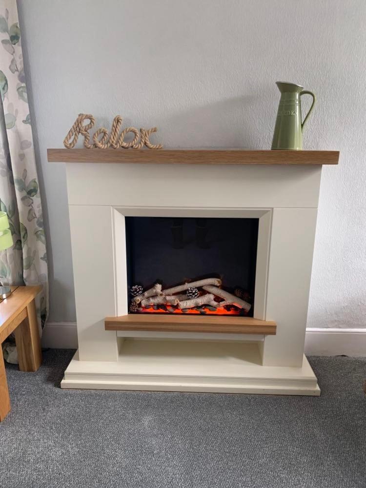 Postmans Rest, second floor apartment, Lynmouth with private parking