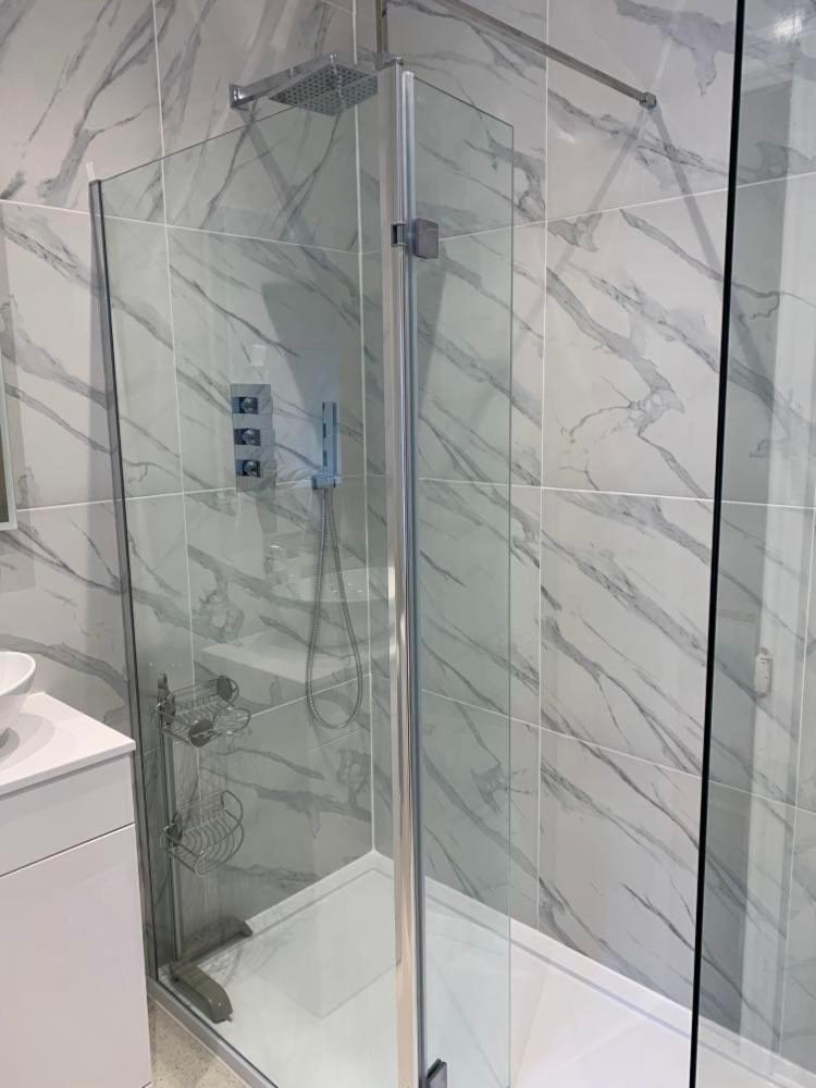 Postmans Rest, second floor apartment, Lynmouth with private parking