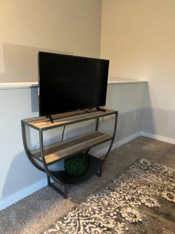 Uptown Townhouse Studio Apartment -WiFi-10 min walk to Spectrum Center