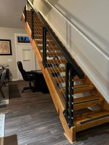 Uptown Townhouse Studio Apartment -WiFi-10 min walk to Spectrum Center