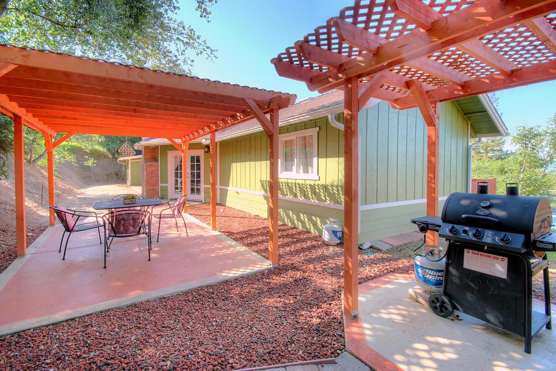 Harmony Hilltop Hideaway