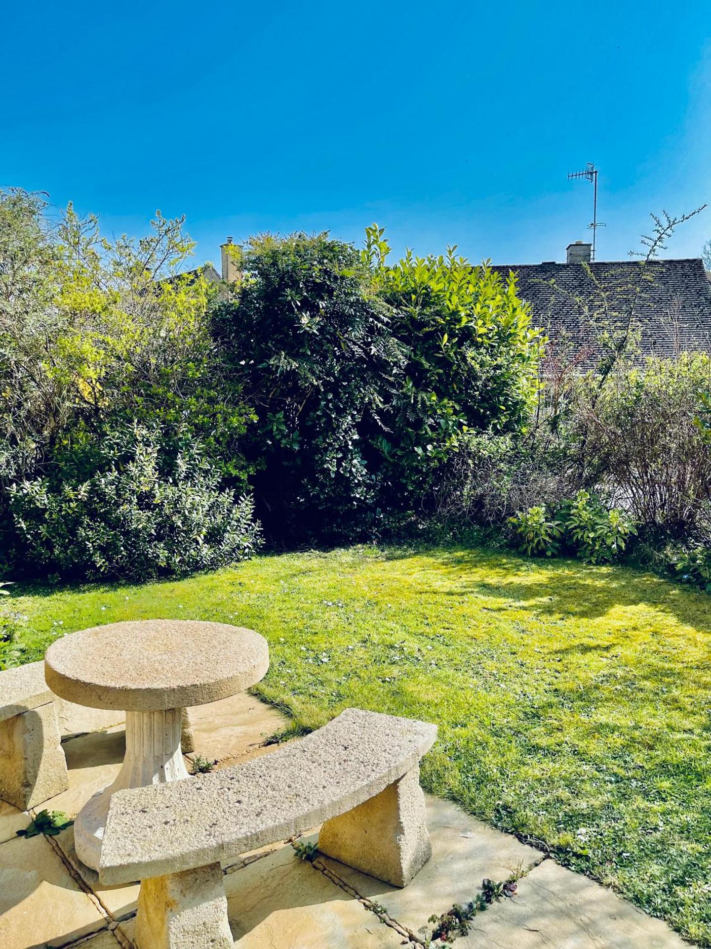 Cotswold Chic Retreats "Jacinabox" Central Chipping Campden-Parking-Garden