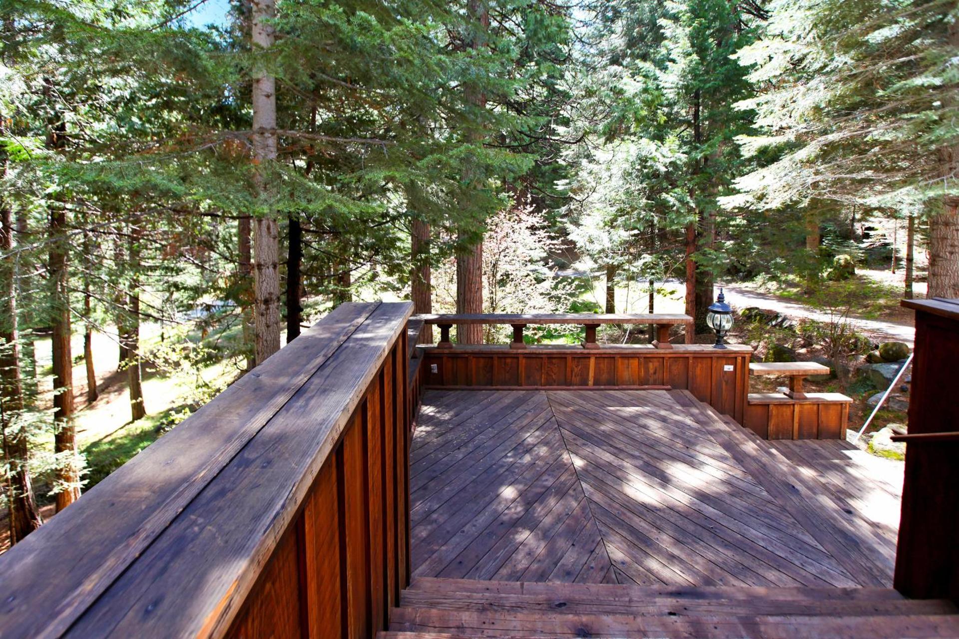 Little Ahwahnee Inn Entrance to Yosemite