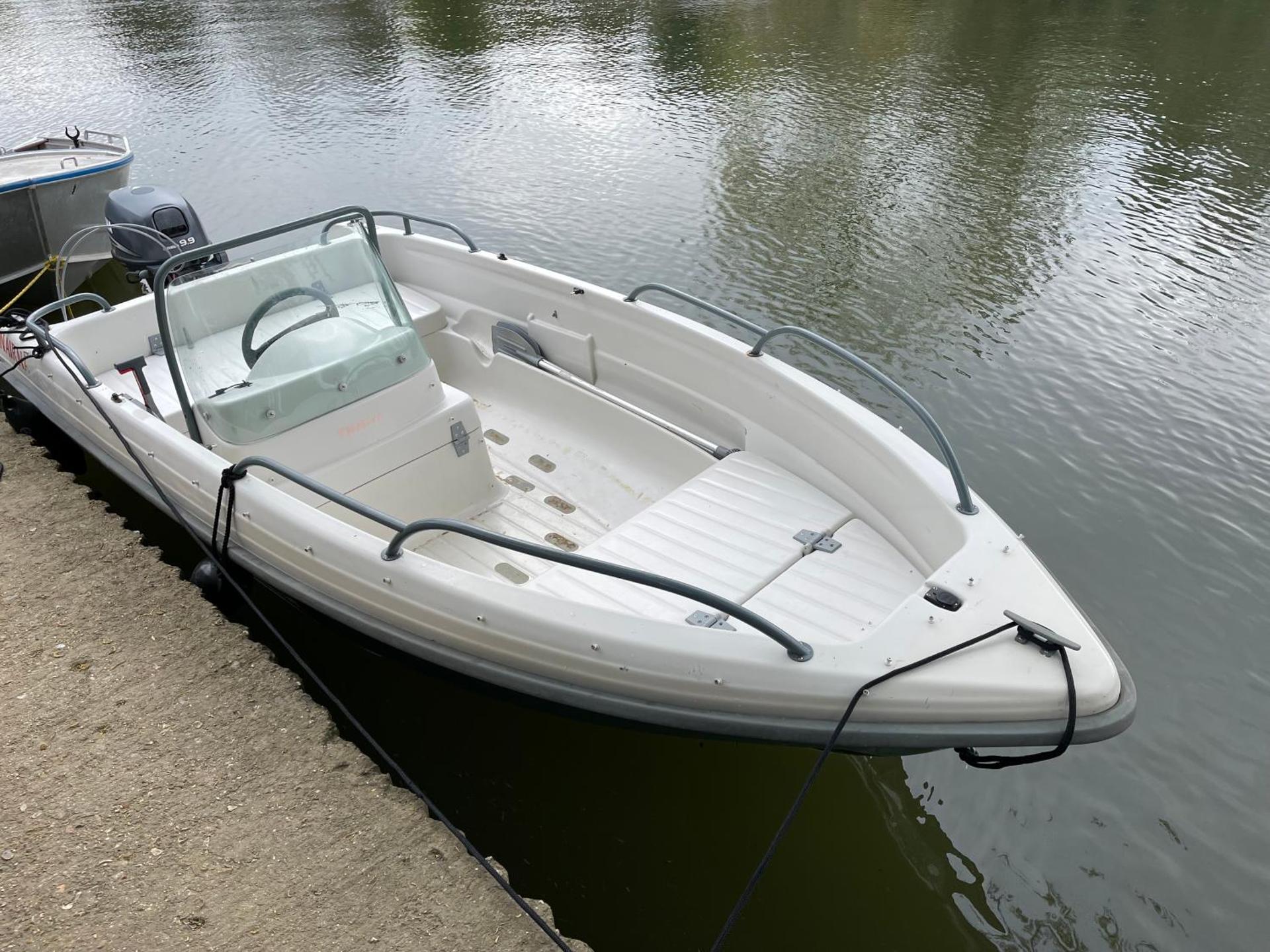 Relaxing guest house with Jacuzzi & boat hire