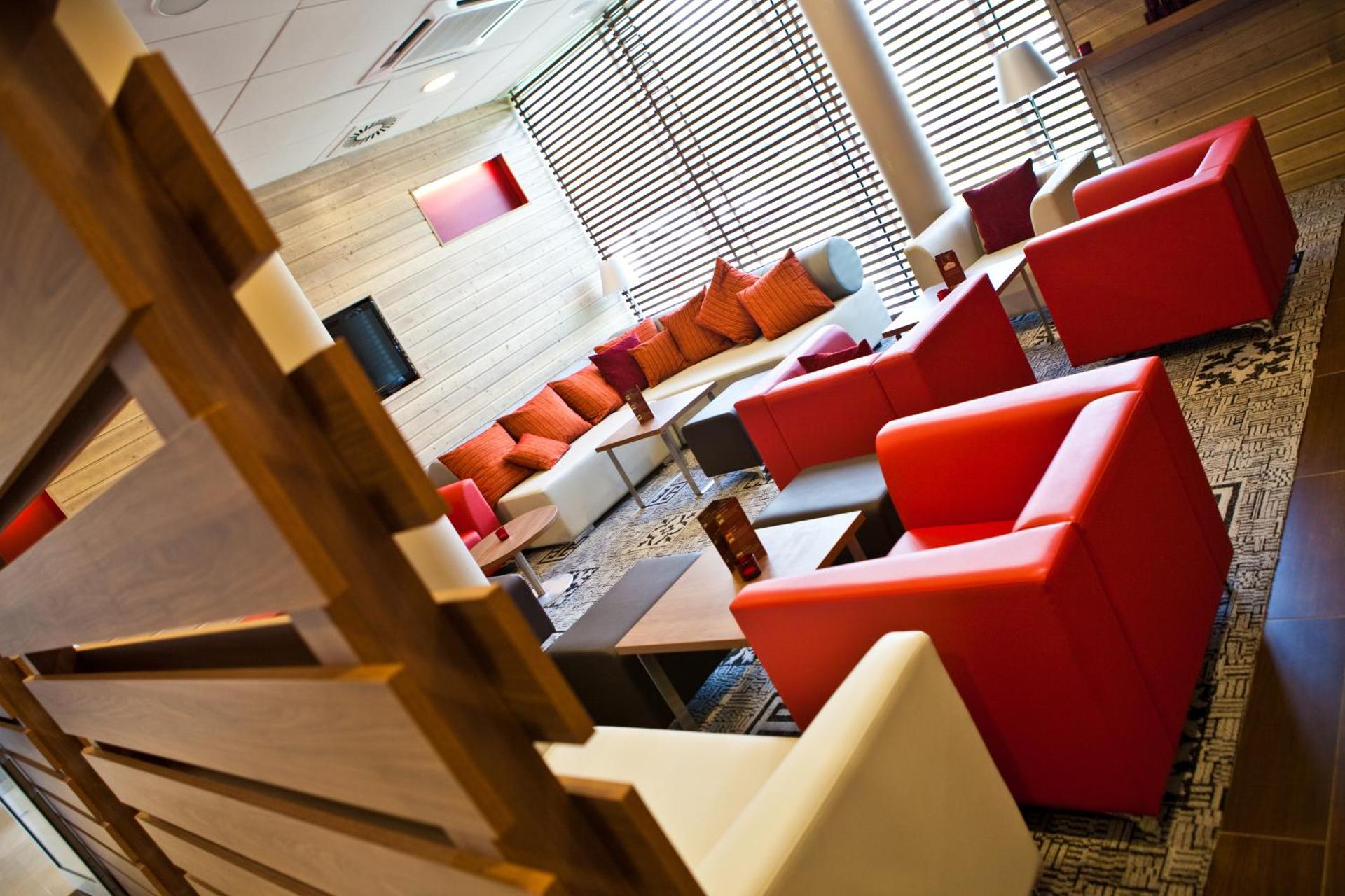 Communal lounge/ TV room