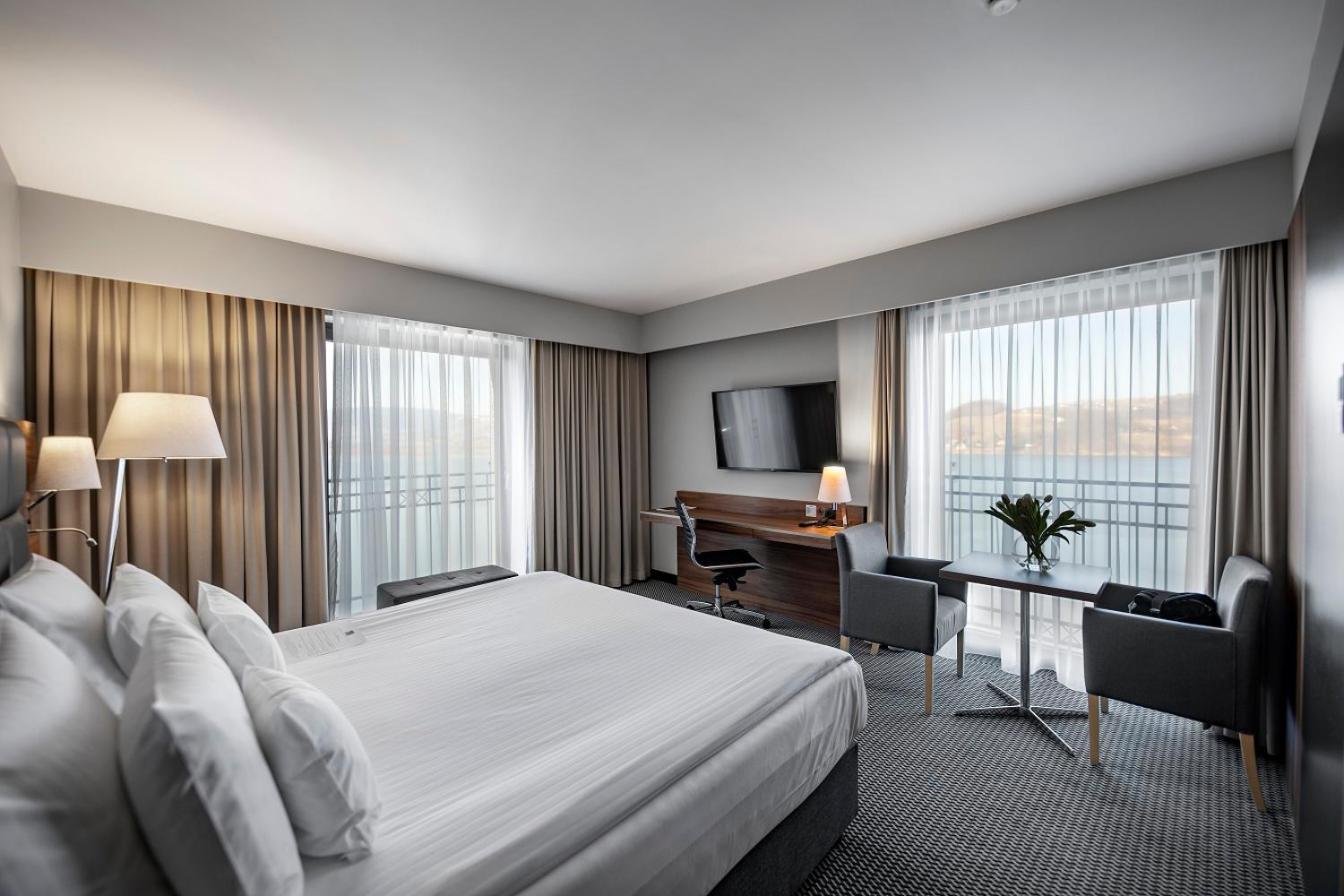 Double Room with Lake View